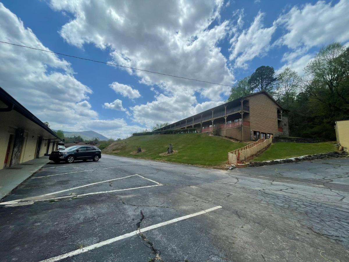 Budgetel Inn & Suites Dillard Exterior foto