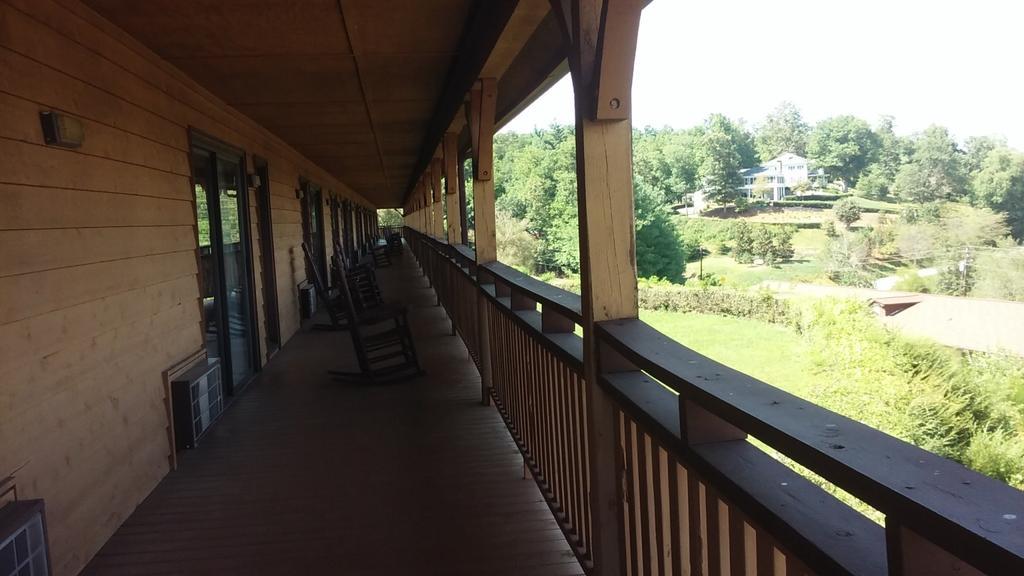 Budgetel Inn & Suites Dillard Exterior foto